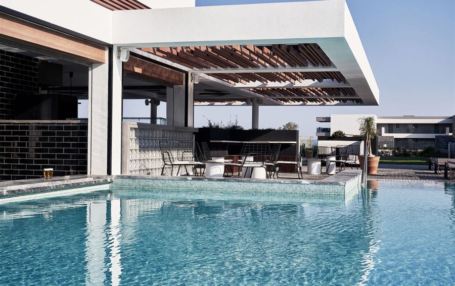 Atlantica Dreams Resort - Liberty Swim-Up Pool Bar