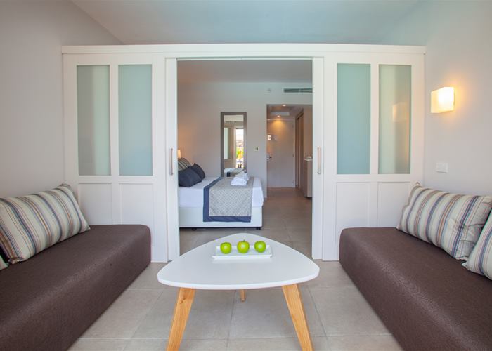 Atlantica Aeneas Resort - Family 4 Premium Swim Up Room with Partition