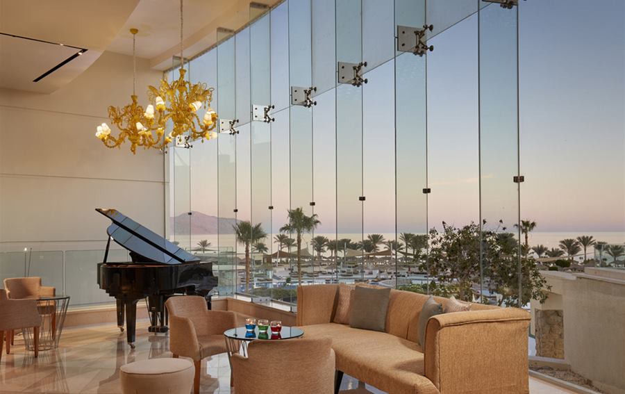 Coral Sea Imperial Resort - Piano Bar